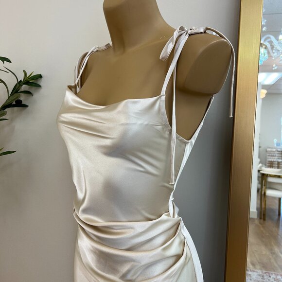 Lola Dress || Champagne Gold BD103 - Picture 2 of 10